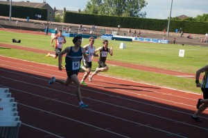 Roy Shankland running 200 m heat 